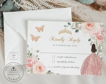 Könnte beinhalten: Eine weiße RSVP-Karte mit einer goldenen Krone, rosa Blumen und Schmetterlingen. Der Text lautet "Kindly Reply by October 25th, 20XX". Es gibt zwei Kontrollkästchen zum Akzeptieren oder Ablehnen der Einladung und eine Zeile für die Anzahl der Gäste.