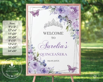 Puede incluir: Un cartel de bienvenida para una Quinceañera, en morado y blanco, con un diseño floral, una corona plateada y mariposas. El cartel dice "Bienvenido a Aurelia's Quinceañera 09.08.20XX".