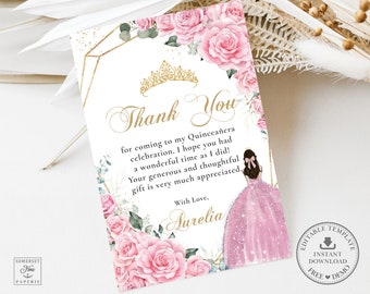 Könnte beinhalten: Rosa-goldene Dankeskarte mit Blumenmuster und einer Prinzessinnen-Illustration. Der Text lautet: "Vielen Dank, dass du zu meiner Quinceañera-Feier gekommen bist. Ich hoffe, du hattest eine wundervolle Zeit, so wie ich! Dein großzügiges und durchdachtes Geschenk wird sehr geschätzt. Mit Liebe, Purelia."