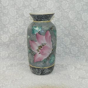 Elegant Vintage Hand-Painted Chinoiserie Floral Porcelain Vase