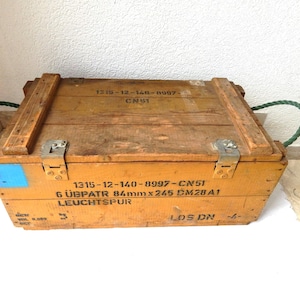 Vintage gammal trälåda, ammunitionslåda, planteringslåda, transportlåda, 1940-, 1950-, 1960-tal, samlarobjekt, raritet, patronlåda
