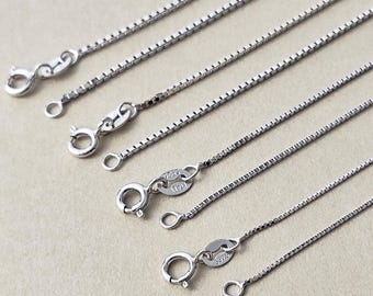 イタリア製スターリングシルバーボックスチェーンネックレス（0.9 mm