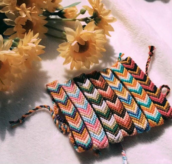 Adjustable Friendship Bracelet / Woven / Chevron / Four Colors / Assorted  Designs - Etsy Canada | Cute friendship bracelets, Diy friendship bracelets  patterns, Friendship bracelet patterns easy