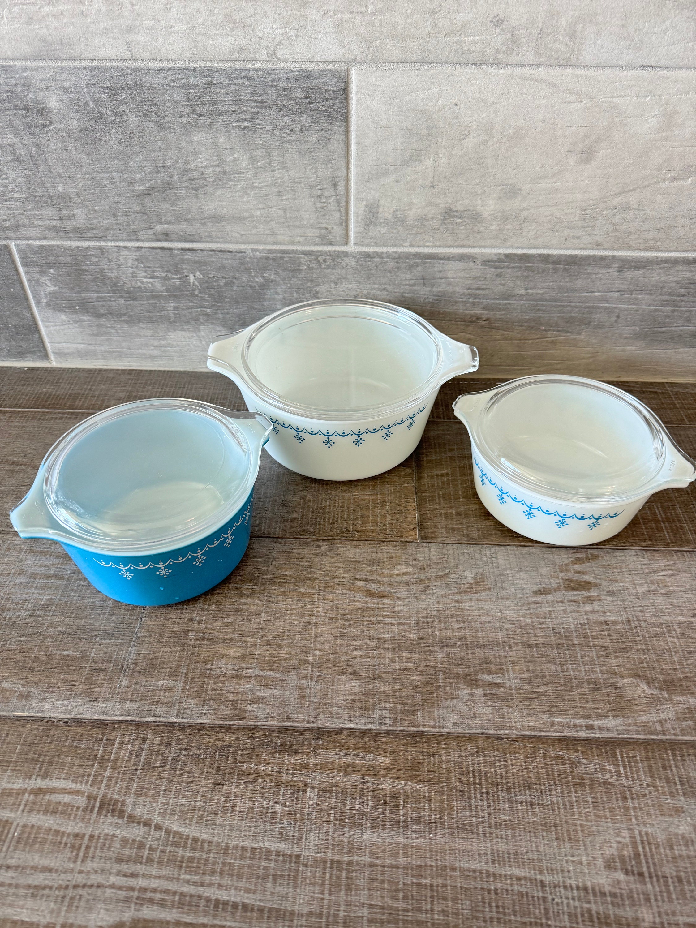 Vintage Pyrex Snowflake Garland Casserole Set 474, 473 and 472