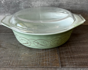 Vintage Pyrex 1 1/2 Qt Sage Green Gold Scroll Oval Casserole Dish 043 With lid