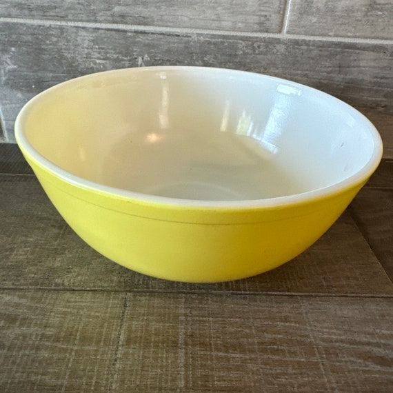 Vintage Old Pyrex Pyrex 525 イエローボウル Vintage Pyrex Yellow Primary Nesting Mixing Bowl #404 4 QT - Etsy