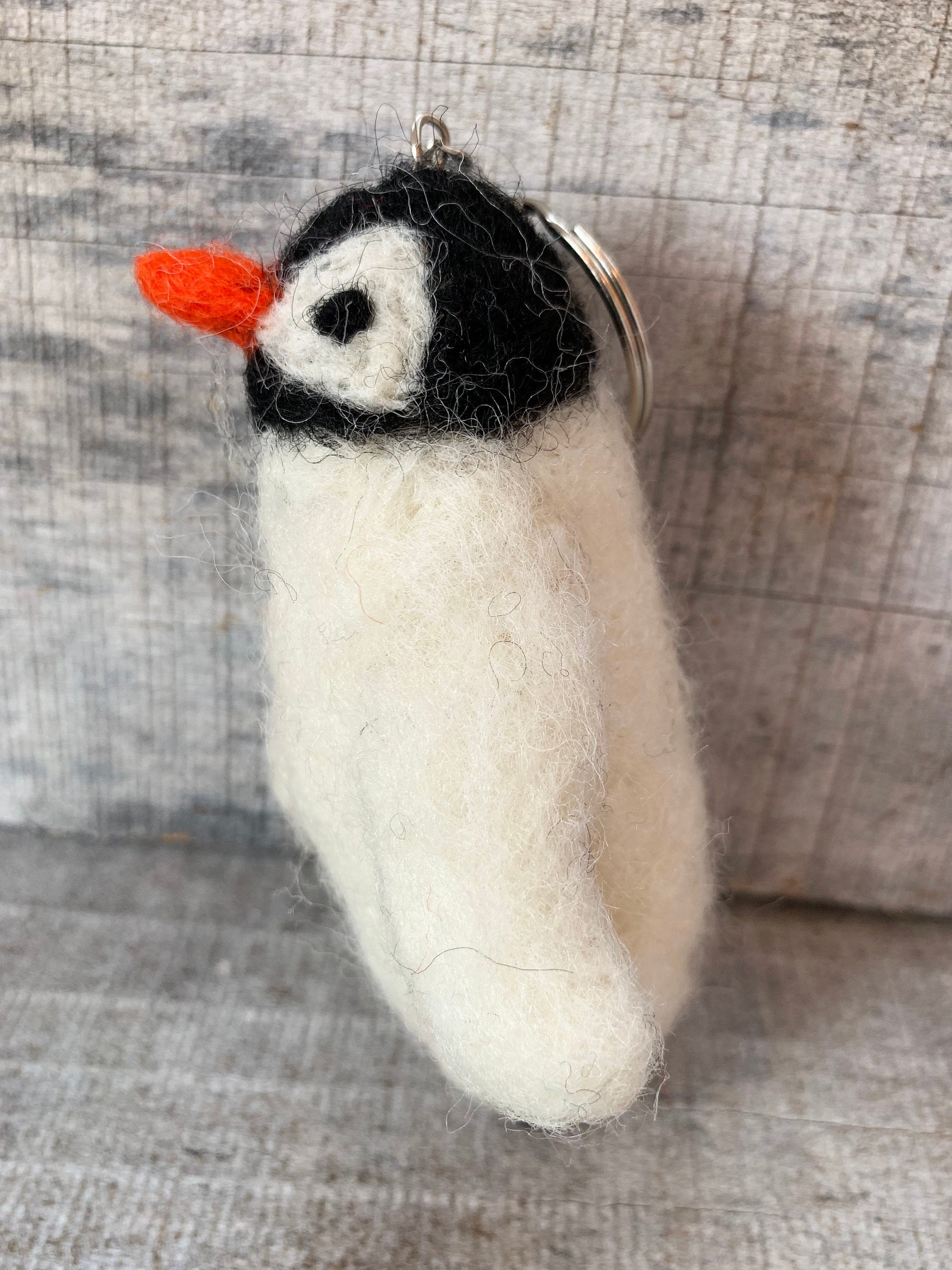 Kawaii-Pinguin-Schlüsselanhänger aus Filz als Weihnachtsdekoration