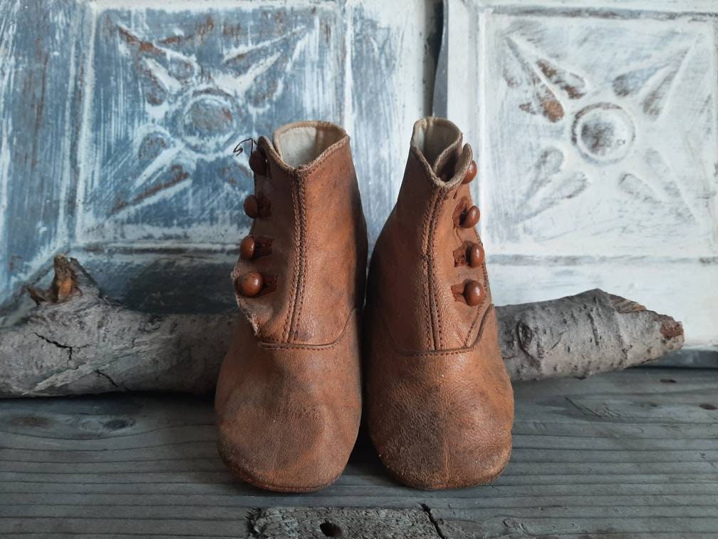 Leather antique shop baby shoes