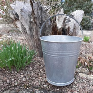 antique & rustic ZINC BUCKET 30 liters*bucket*kitchen bucket*WATER BUCKET*farmer&#39;s bucket*metal bucket*vintage bucket...antique zincware*vintage decoration