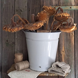 antique & large white enamel bucket*bucket*water bucket*kitchen bucket*garden bucket*vintage bucket