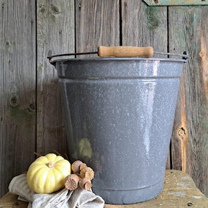 antique large enamel bucket*bucket*water bucket*kitchen bucket*garden bucket*vintage bucket