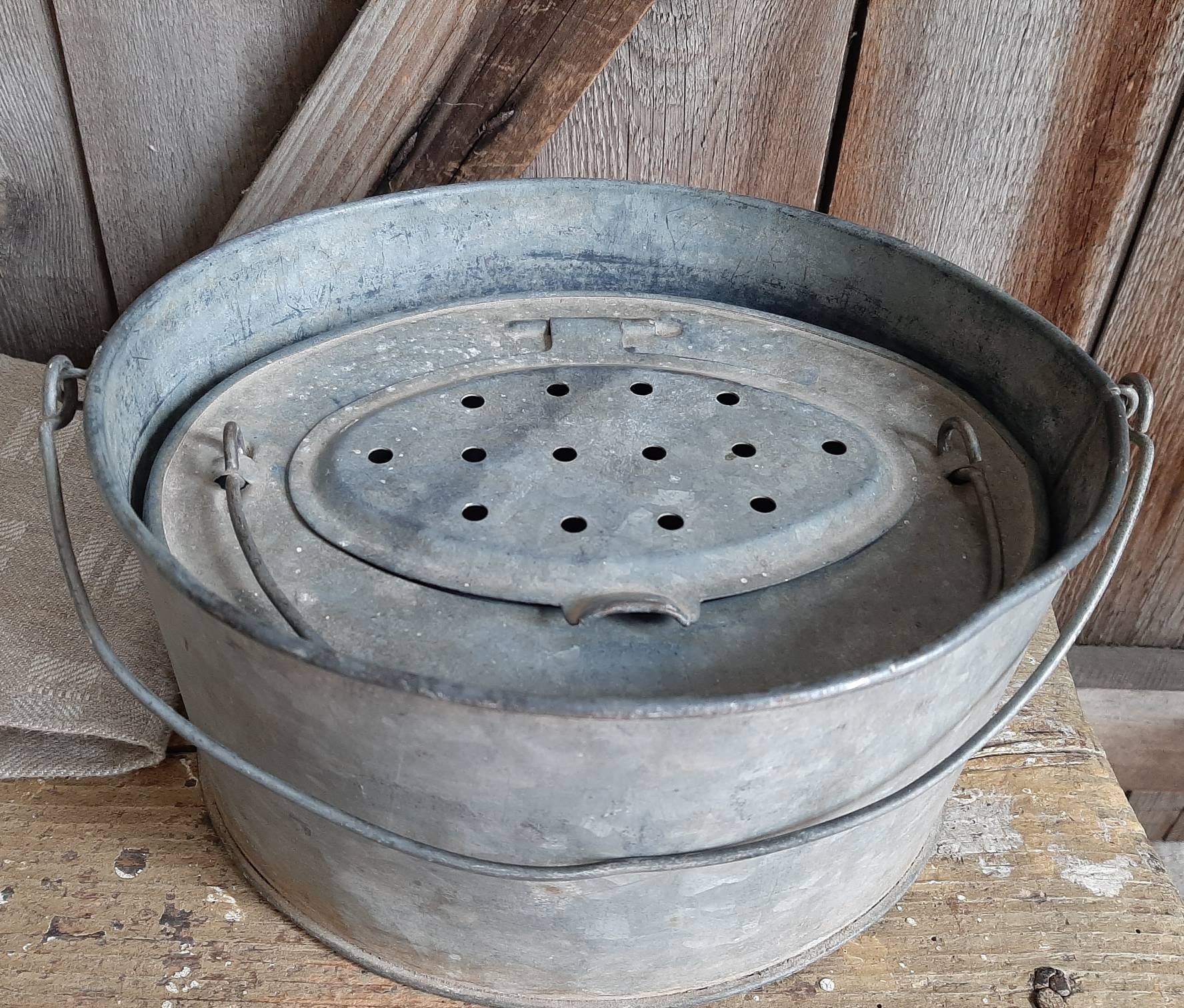 ANCIEN SEAU EN zinc EUR 25,00 - FR