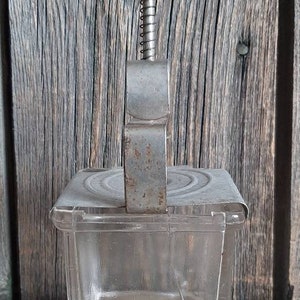 ..RAR antique CHERRY PITTERPitter pour cerisesCherry pit remover ... appareil de cuisine ancien Brocante image 4