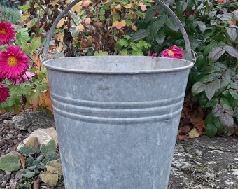 antique zinc bucket *bucket*kitchen bucket*water bucket*farmer's bucket*metal bucket*vintage bucket...antique zincware*vintage decoration