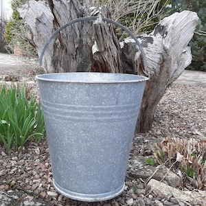 Antique & rustic zinc bucket 32 liters*bucket*kitchen bucket*water bucket*farmer&#39;s bucket*metal bucket*vintage bucket...antique zincware*vintage decoration