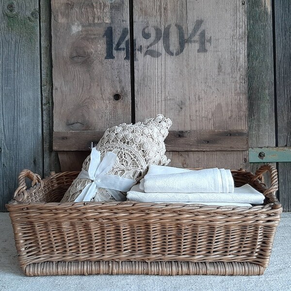 RESERVE Tanya !  antique willowbasket*Egg basket*Herbal basket*Farmer basket*antique basket*antique wicker basket*antique laundry basket