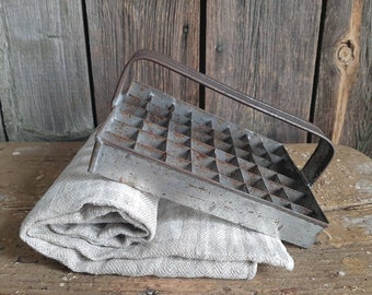 RARE ! antique CUTTERS * cookie cutter for baking * candy mold