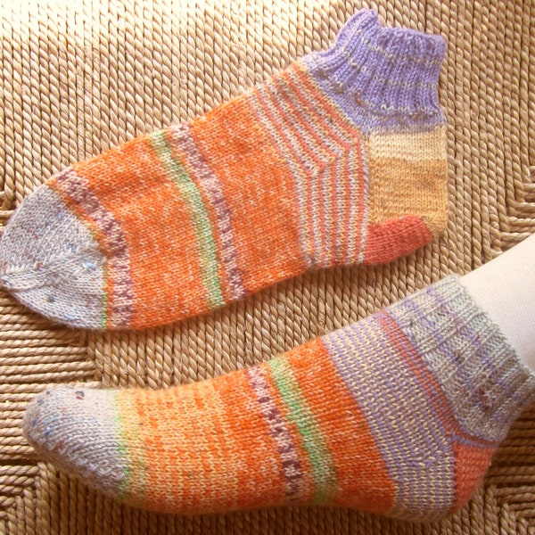 Narziss, Gr. 38-40, handgestrickte Home-Söckchen Handstricksocken Unisex-Socken Wollsocken Wintersocken Warme Socken Sneakersöckchen