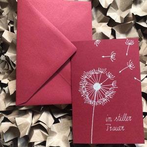 handgemachte Beileidskarte mit Pusteblume bordeuxrot