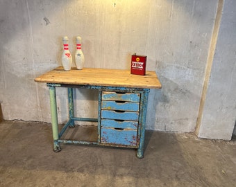 Old workbench with patina