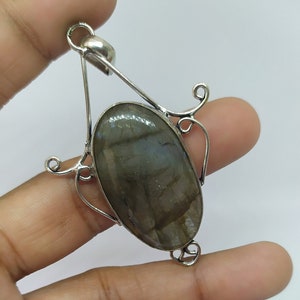 Natural Spectrolite Labradorite Pendant, Ultra Blue Flash Labradorite Gemstone Pendant,fashion pendant,christmas gift,gift for him,love gift