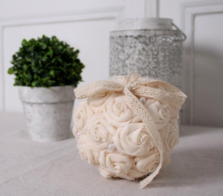 Boules de Roses Aux Notes Perlées