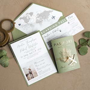 Hochzeitseinladung mit Salbeigrün und Goldpass, Hochzeitskarten mit Bordkarte, Salbeigrüne Reisepasskarten fürs Ausland, Einladungen zum Reiseziel