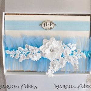 Strumpfband-Set mit Initialen、Etwas Blaues – Vergissmeinnicht – Geschenk für die Braut zum JGA von der Trauzeugin