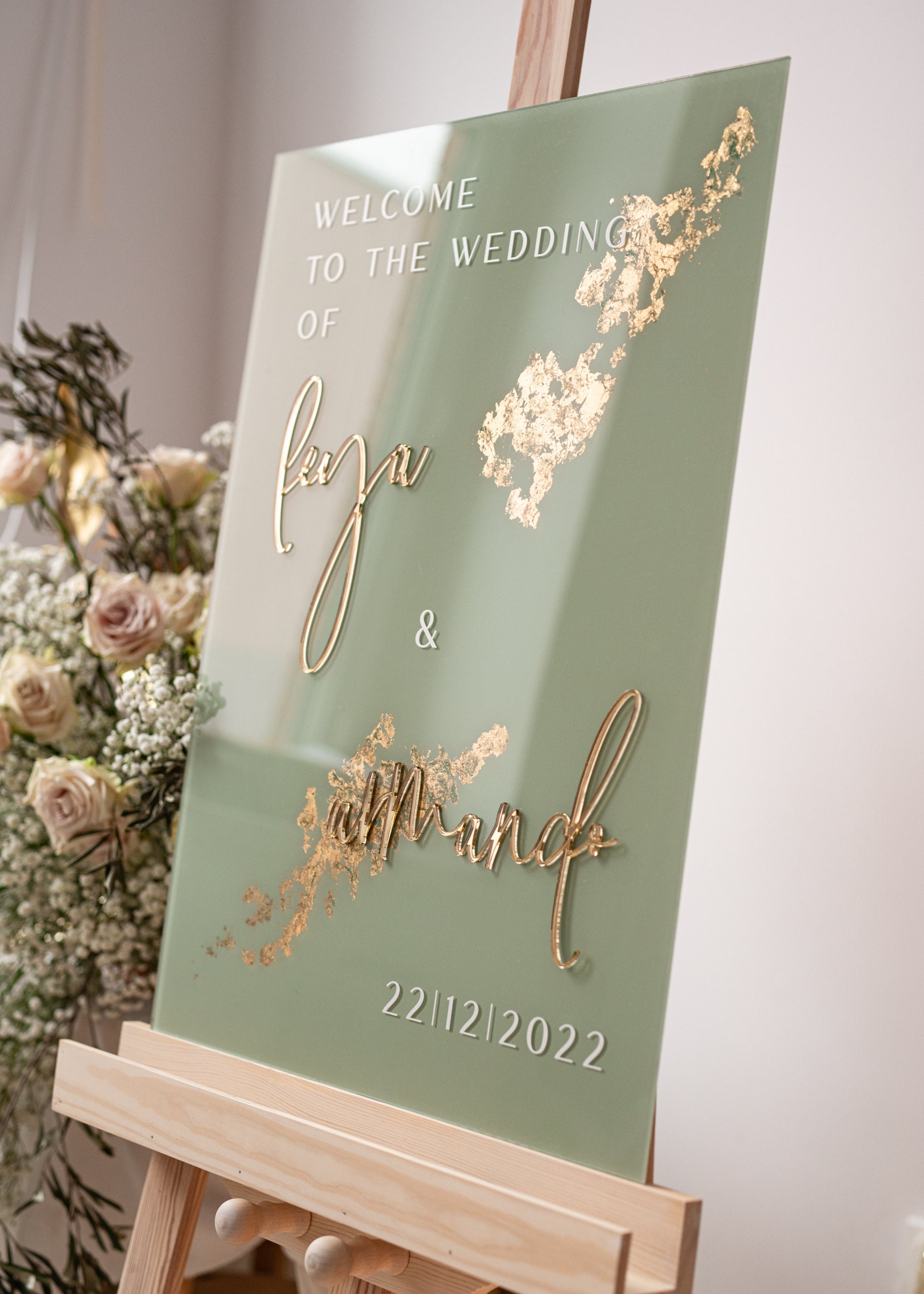 Floral Acrylic Wedding Welcome Sign with Gold Accents – SpeedyOrders