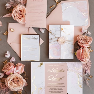 Ensemble de cartes d'invitations de mariage en marbre doré, suite de faire-part de mariage glamour en velours rose blush rose, papeterie de mariage en marbre doré, cartes en marbre