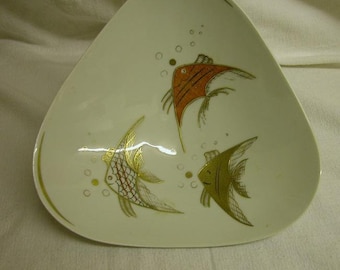 Vintage * * * Wallendorf bowl with gold relief * * *