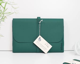 Recycled leather A4 document and tablet wallet – ETHOS Emerald Green