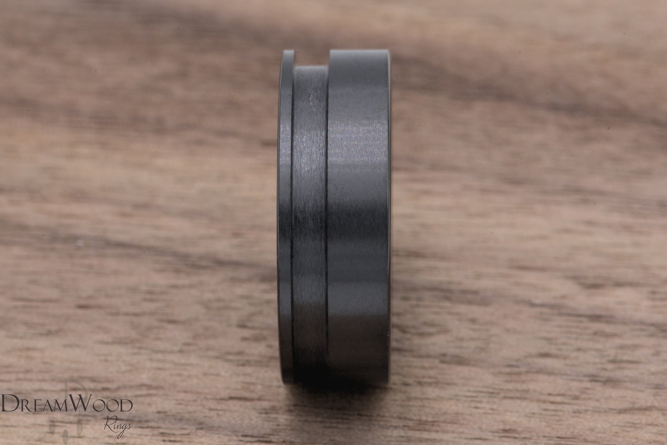 8mm Black Ceramic - Off Centered Inlay