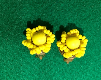 Zapinane kolczyki w stylu vintage, żółte, plastikowe