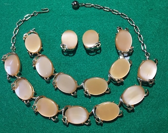 Vintage Jewelry Set Bracelet, Colier and Ear Clips Thermoset Brown