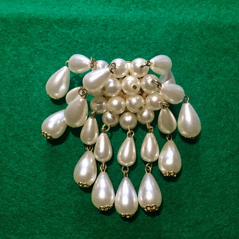 Vintage brooch art bead hanging elements