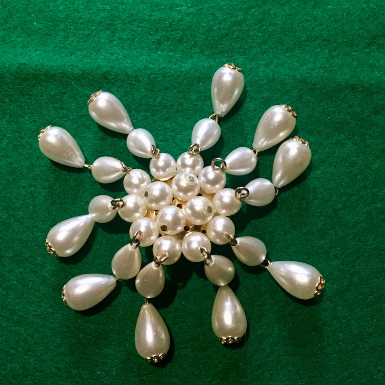 Vintage brooch art bead hanging elements