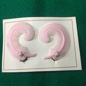 Vintage Ohrclips Softplastik rosa auf Original Karte ungetragen