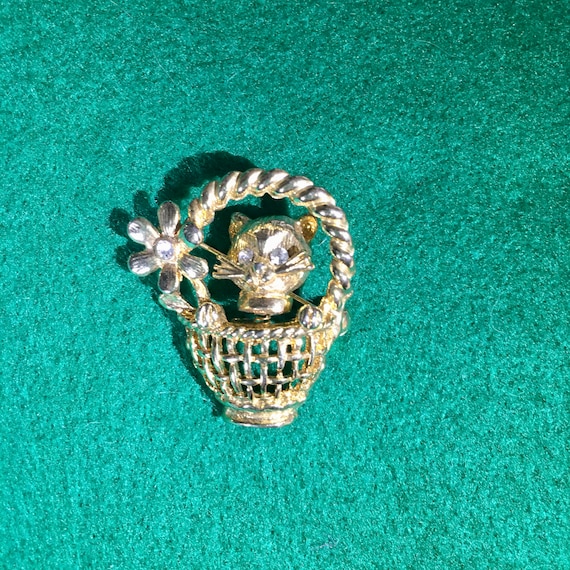 Vintage Brosche Katze im Korb Strass