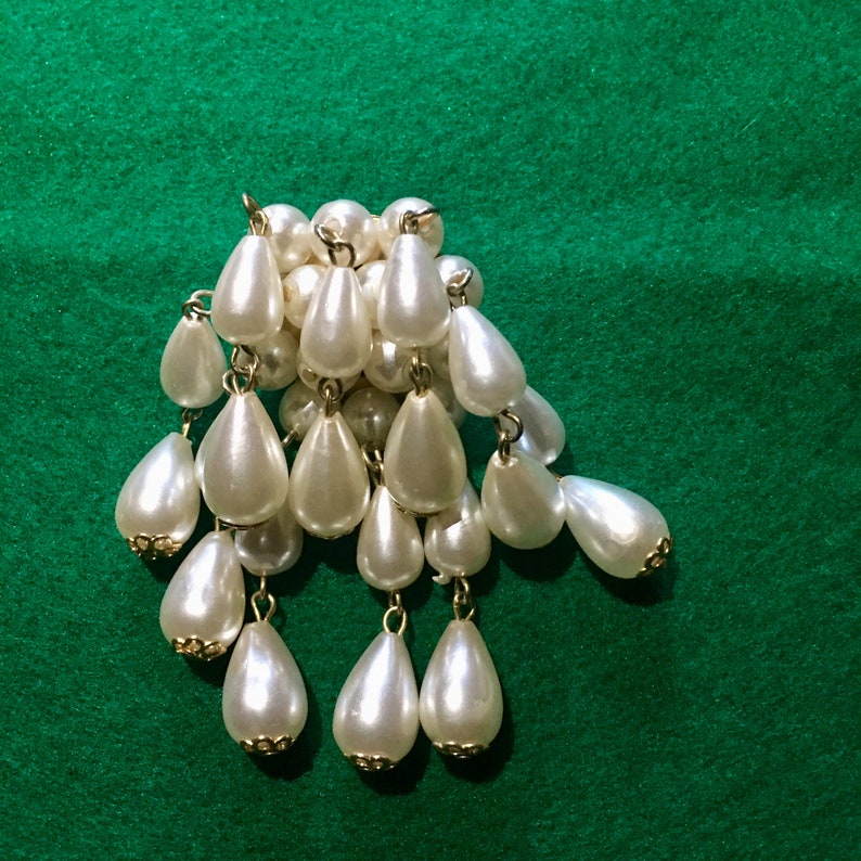 Vintage brooch art bead hanging elements