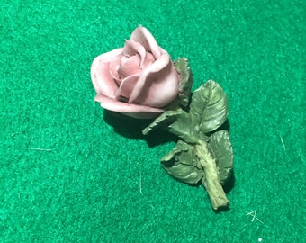 Vintage brooch rose in resin