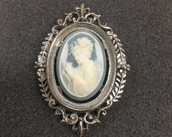 Vintage designer brooch cameo light blue “EXQUISITE”