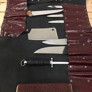Burgundy 14 Slots Messerrolle mit langem Riemen Handgefertigt, Koch Tasche Geschenk Kuh Echtleder, Halter Küchenbedarf, 48cmX68cm Mischfarben