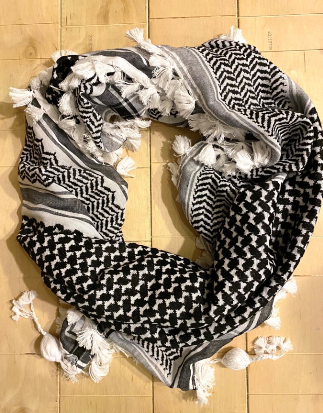 4 SHADES ON GRAY EMBROIDERED KEFFIYEH SCARF – SEP Textiles UG