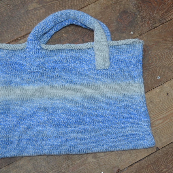 Handmade Tasche kleine Einkaufstasche handgestrickt mit Effektgarn in blau/grau