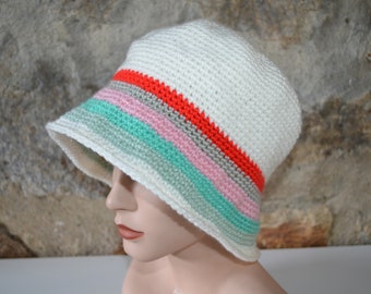 Hut Cloche Mütze Sommer Sonnenhut cremeweiß mit bunten Streifen Acrylgarn Handmade Häkelarbeit