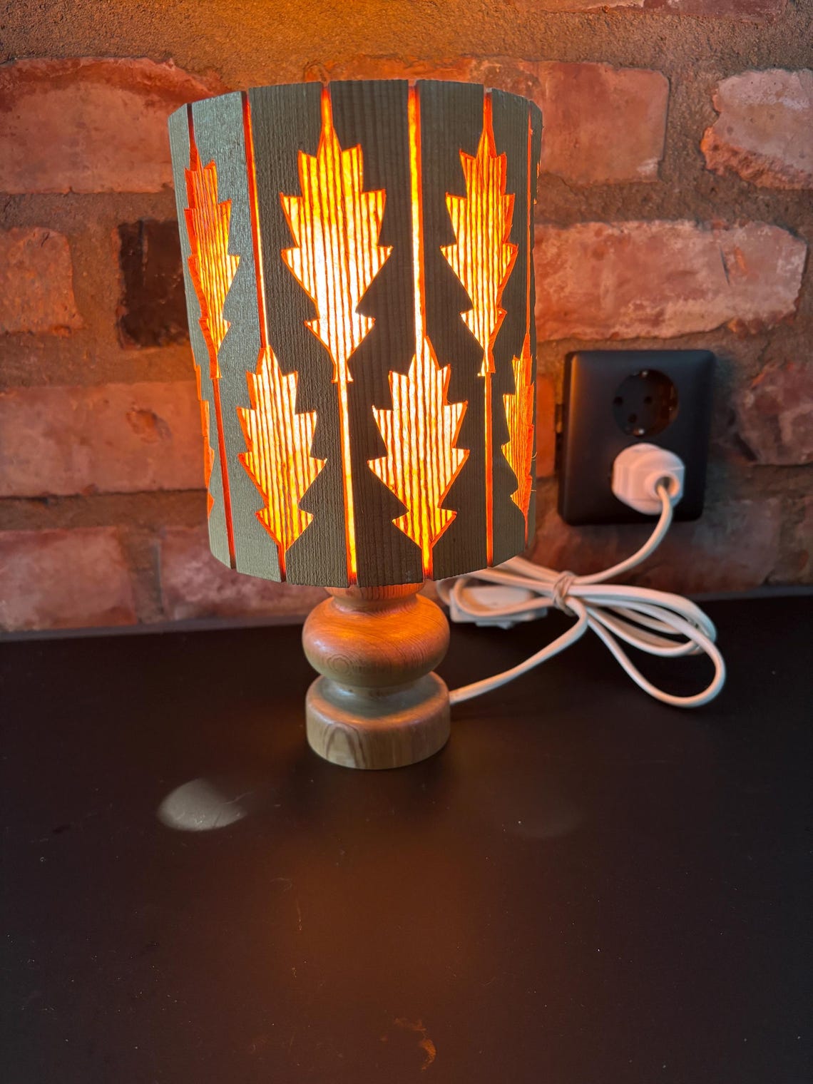 One Vintage  Swedish pine Table lamp, photo 1 of 5