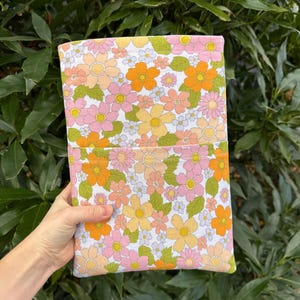Retro Floral Book Sleeve/Kindle and iPad Sleeve, 8 x 11 inches