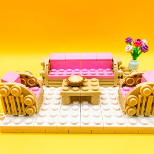 Golden Girls Lego Bricks Set w/ ALL Characters Props & image 4