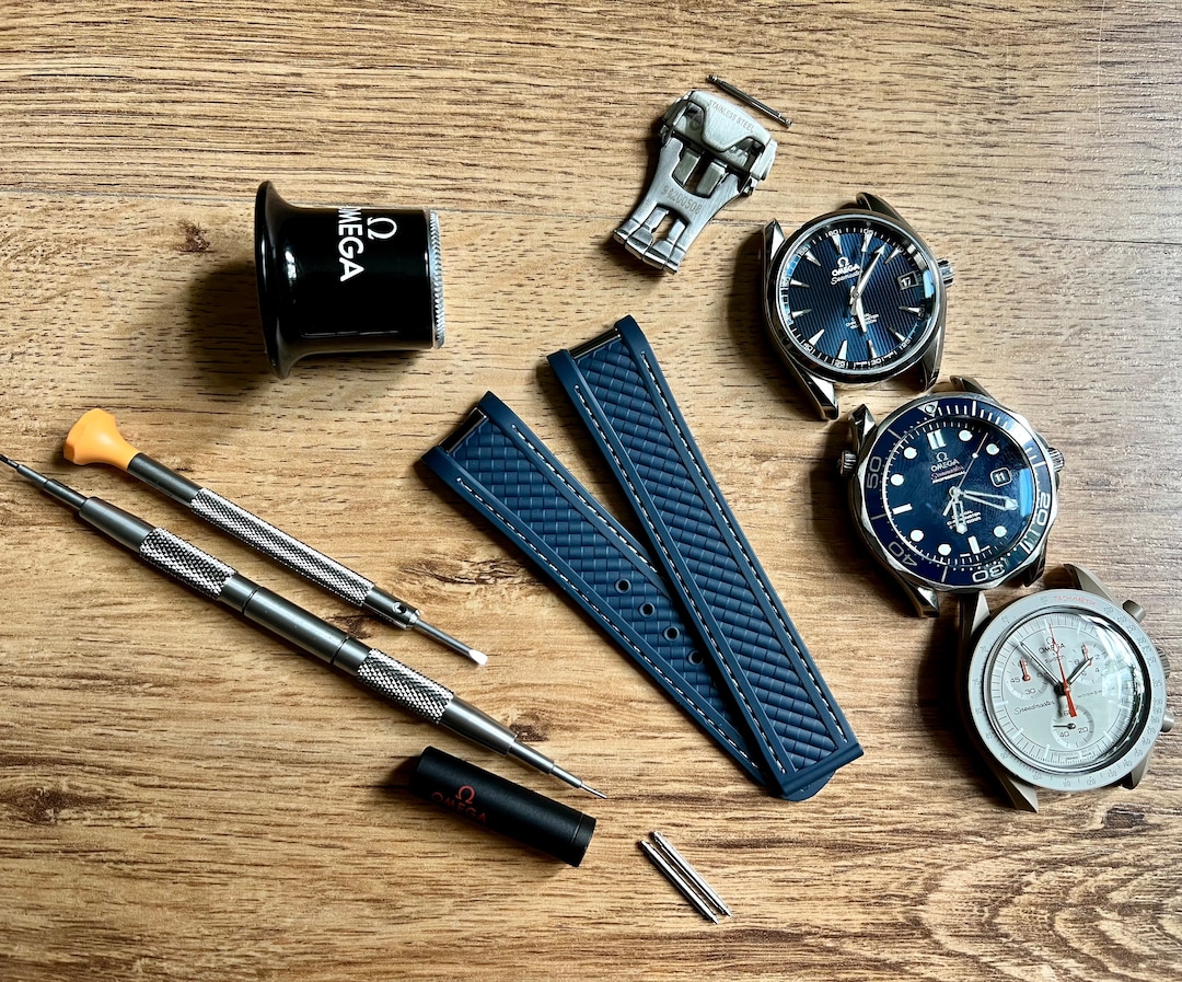 Omega Seamaster 20mm Blue Rubber Strap: Curved End, Aqua Terra/300